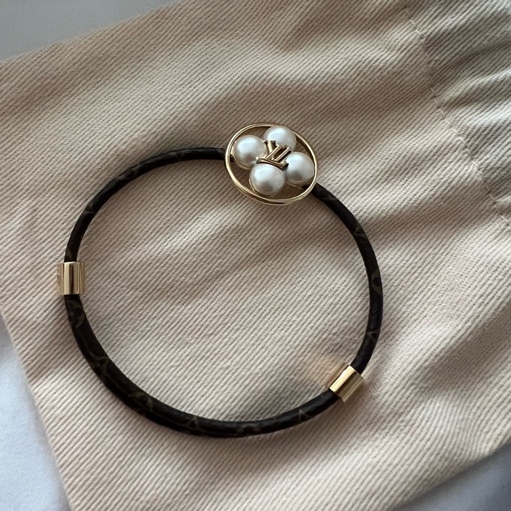 Louis Vuitton Black and Gold Bracelet - Picture 3 of 12